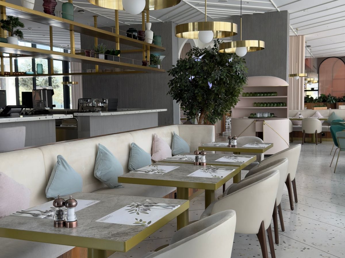 Restaurant dining room